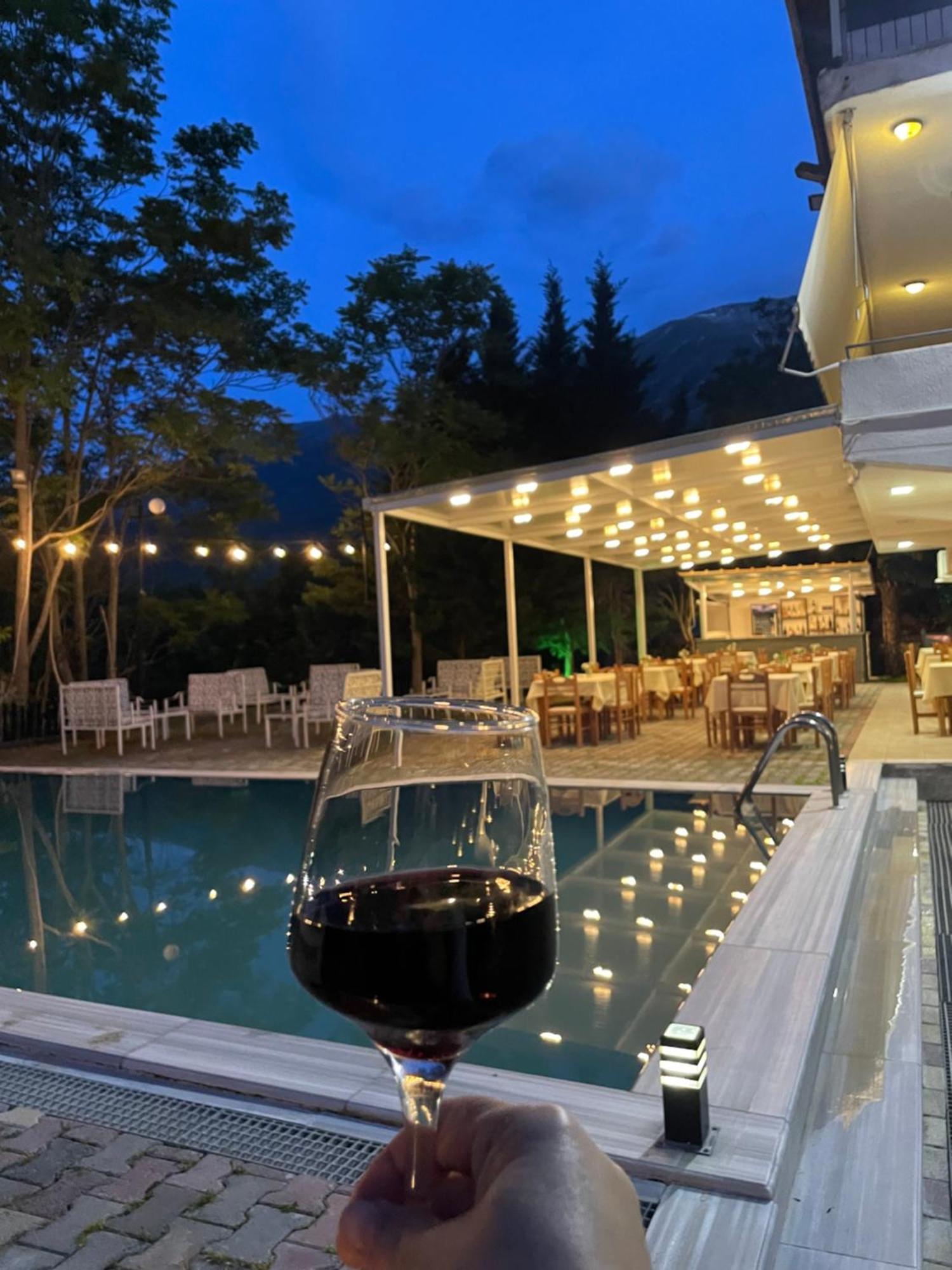 Hotel Aroma Përmet Екстериор снимка